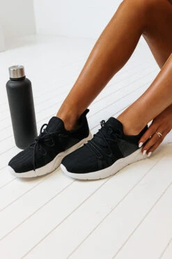 The Arwyn Sneaker In Black -Chic Essence 2205024969000 2022050911005800 f97f2e2dqupid express sample 1