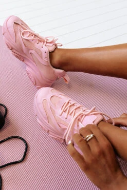 The Gerri Sneaker In Pink -Chic Essence 2205025286000 2022050912222100 809f7e5eexpress shoe sample 1