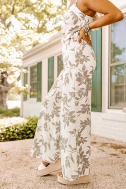 Miami Skyline High Waist Linen-Blend Pants -Chic Essence 2205066474000 2022051709193300 b63bfc39miami skyline high waist linen blend pants