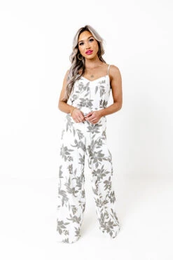 Miami Skyline High Waist Linen-Blend Pants -Chic Essence 2205066474000 2023022808525300 c11d7267miami skyline high waist linen blend pants