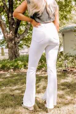 The Chantel High Waist Flares 12 The Chantel High Waist Flares -Chic Essence 2205097657000 2022051712132400 dae882dfcello jeans express sample 3