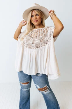 Getting Sun Crochet Shift Top In Cream