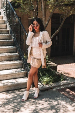 Round Trip Ticket Linen-Blend Blazer In Light Beige -Chic Essence 2205209159000 2022071415142000 baf54123round trip ticket linen blend blazer in light beige