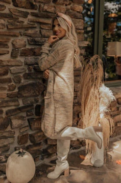 Vermont Strolls Knit Cardigan -Chic Essence 2208185666000 2022090607504500 65b28304vermont strolls knit cardigan