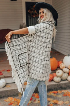 Daily Affirmations Poncho -Chic Essence 2208241279000 2022092109253500 9b55408adaily affirmations poncho