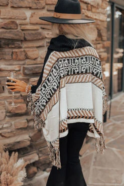 Smooth Terrain Fringe Poncho -Chic Essence 2208242120000 2022091214263100 4eb05e1esmooth terrain fringe poncho