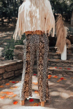 The Pine High Waist Flare In Black -Chic Essence 2208262728000 2022090709000900 229d7b7fthe pine high waist flare in black