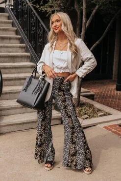 The Pine High Waist Flare In Black -Chic Essence 2208262728000 2023032214255700 587fc5f8the pine high waist flare in black