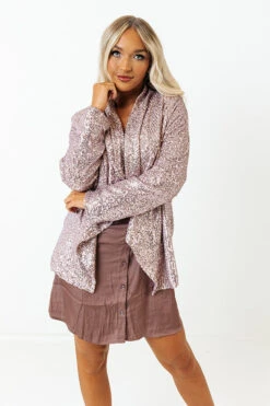 Splash Of Luxury Sequin Blazer In Blush -Chic Essence 2208262895000 2022100308021600 f9c55313splash of luxury sequin blazer in blush