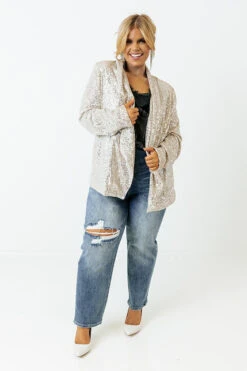 Splash Of Luxury Sequin Blazer In Champagne Curves -Chic Essence 2208269546000 2022100309173600 1d2f324csplash of luxury sequin blazer in champagne curves