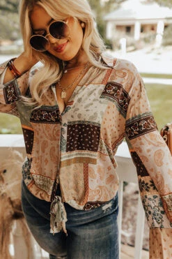 Fashion Week Color Block Top Curves 15 Fashion Week Color Block Top Curves -Chic Essence 2208312084000 2022092207531500 4c8287b7fashion week color block top curves