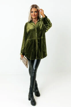 Apple Cider Sips Velvet Top In Olive 17 Apple Cider Sips Velvet Top In Olive -Chic Essence 2209136197000 2022092711225900 51f13c44apple cider sips velvet jacket in olive