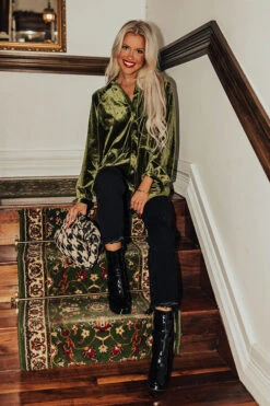 Apple Cider Sips Velvet Top In Olive 13 Apple Cider Sips Velvet Top In Olive -Chic Essence 2209136197000 2022110711255500 90a1b258apple cider sips velvet top in olive