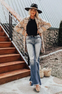 Weekend Coffee Run Sweater In Black -Chic Essence 2209211986000 2022100612233600 9973e4aaweekend coffee run sweater in black