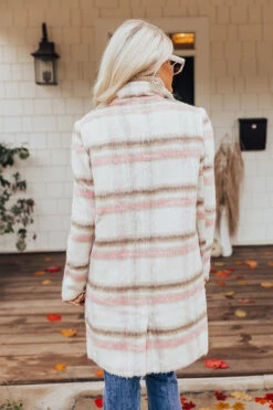 Layers Of Love Plaid Coat -Chic Essence 2209303888000 2022101313404900 787e9632layers of love plaid coat