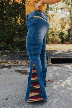 The Amy Embroidered Flare Curves 13 The Amy Embroidered Flare Curves -Chic Essence 2209304406000 2022101910375800 eea0fb36the amy embroidered flare curves