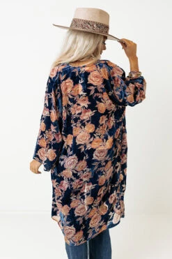 Velvet Happiness Overlay -Chic Essence 2210046955000 2022102008170300 0a906da5velvet happiness overlay