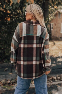 Scenic Hike Plaid Jacket Curves -Chic Essence 2210069192000 2022102007323200 02e4eb96scenic hike plaid jacket curves