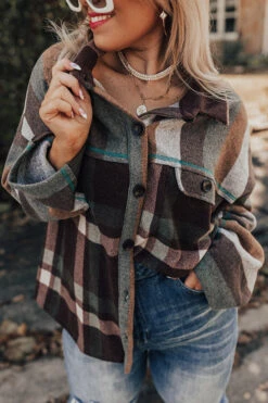 Scenic Hike Plaid Jacket Curves -Chic Essence 2210069192000 2022102007323200 7a052e6ascenic hike plaid jacket curves