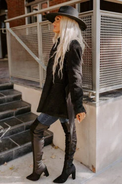 Friday Favorite Sherpa Jacket 10 Friday Favorite Sherpa Jacket -Chic Essence 2210144738000 2022102411525300 233513d9friday favorite sherpa jacket