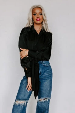 Try Your Luck Front Tie Top In Black