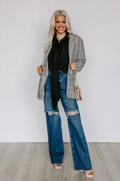 Try Your Luck Front Tie Top In Black -Chic Essence 2212281033000 2023011909441800 a3863aactry your luck front tie top in black