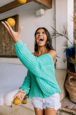 Eye Candy Tunic Sweater In Turquoise 16 Eye Candy Tunic Sweater In Turquoise -Chic Essence 2301115750000 2023022408294500 4d7d3297eye candy tunic sweater in turquoise