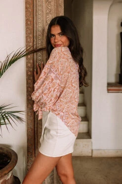 Truly Darling Floral Top -Chic Essence 2301236966000 2023020813441200 c00eaf3ftruly darling floral top