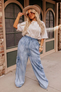 Cozumel Adventures High Waist Trousers Curves