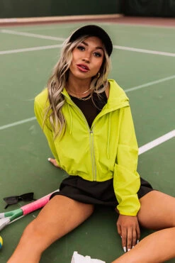 Best Shot Packable Windbreaker -Chic Essence 2303137086000 2023032710420700 49711f3fbest shot packable windbreaker