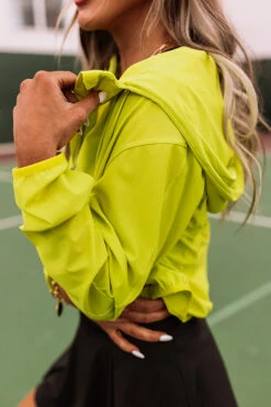 Best Shot Packable Windbreaker -Chic Essence 2303137086000 2023032710420700 85d0864ebest shot packable windbreaker